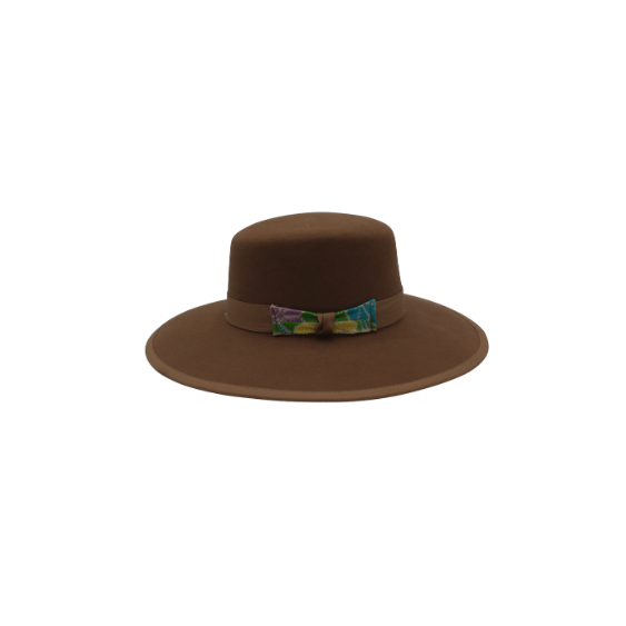 31 Sombrero de Lana Fina de Borrego con Bordado Floral en Punto de Cruz Coatlanes