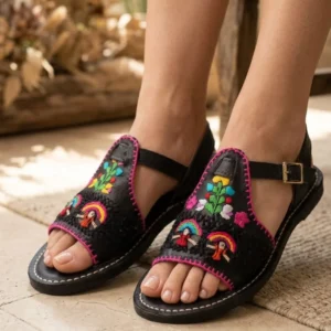 Huarache Forrado en Tela Satinada con Deshilado de Danzantes y Bordado Multicolor