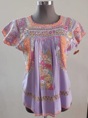blusa2 Blusa bordada en moños – Manga corta