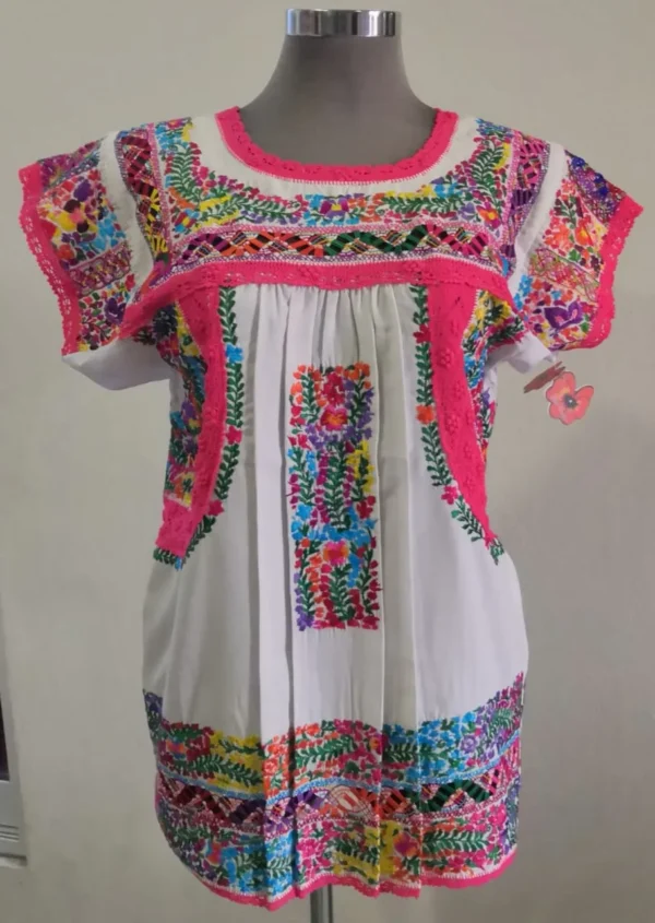 blusarosa2 Blusa artesanal bordada en algodón