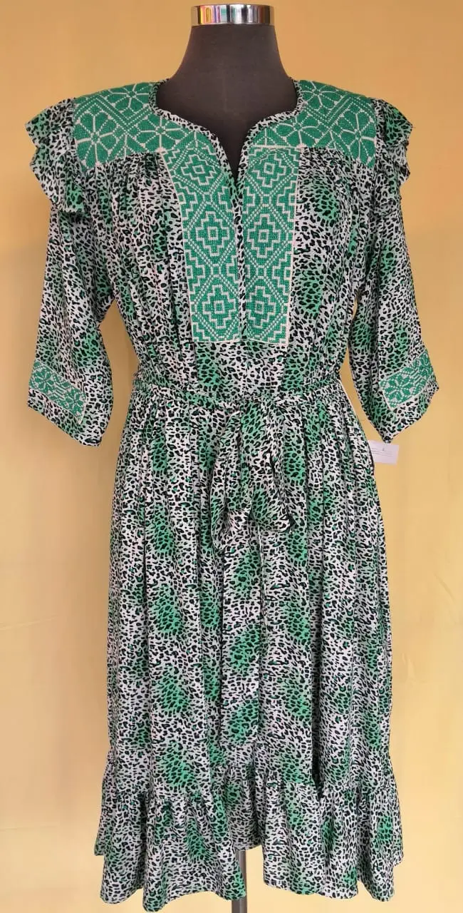 Vestido artesanal bordado en rayón