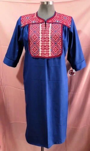 vestidocruzrojo Vestido artesanal bordado en mezclilla stretch