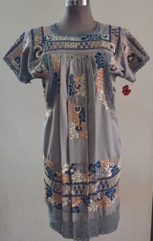 vestidogris Vestido artesanal bordado en tergal