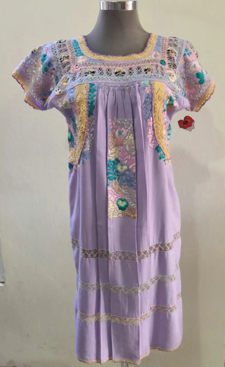 Vestido artesanal bordado en lino viscosa