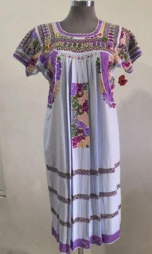 vestidomorado Vestido artesanal bordado en lino viscosa