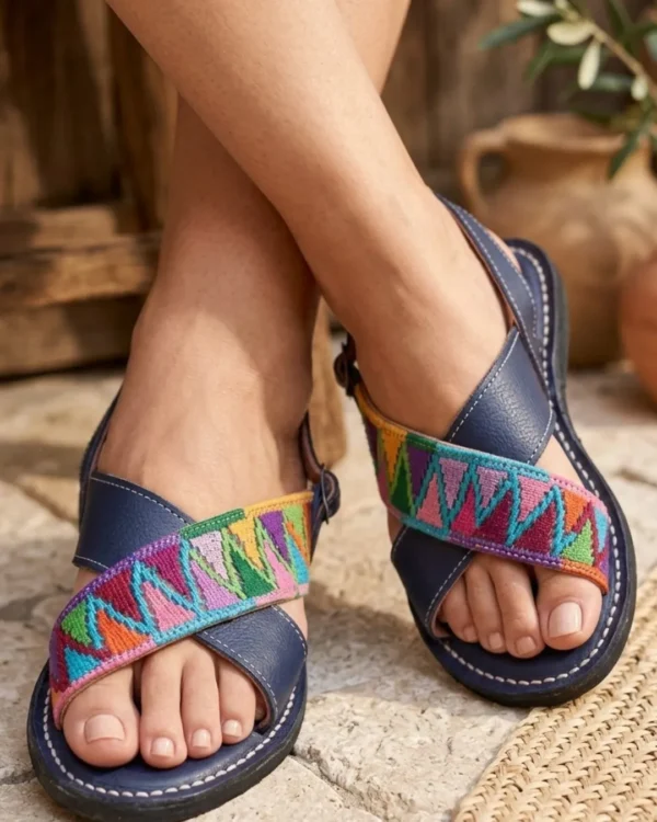 Huarache de Piel Tradicional Cruzado con Bordado Deshilado de Pirámides