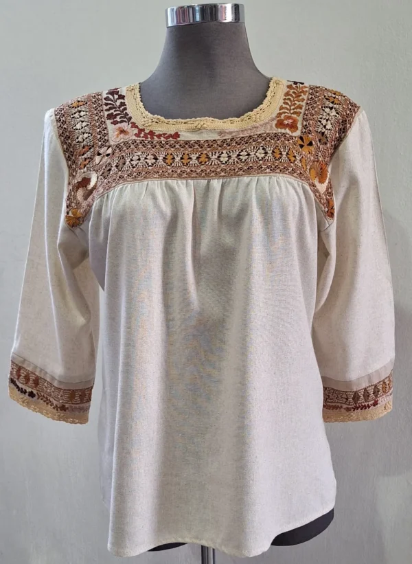 blusa  deshilada a mano  de moños