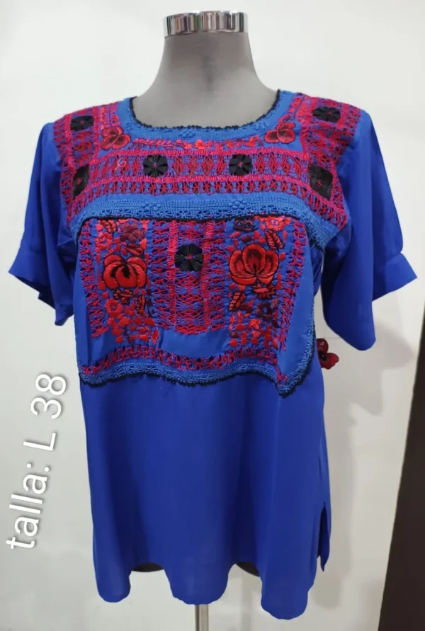 blusa deshilada a mano con pechera