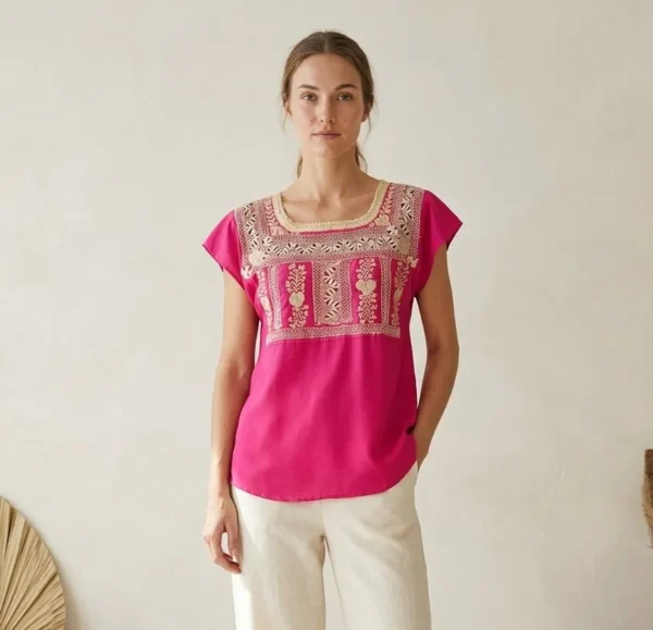 blusa bordada y deshilada a mano tipo pechera