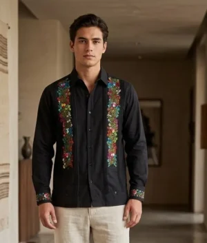 Guayabera bordada a mano multicolor cuello sport