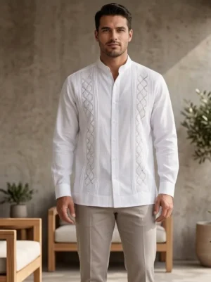 Guayabera cuello Mao con randa de semilla