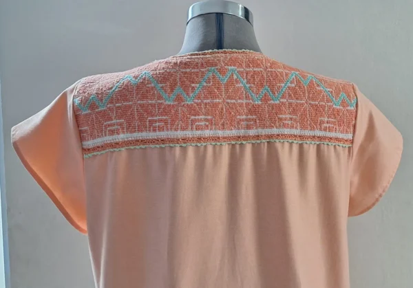 Vestido tela melón punto de cruz