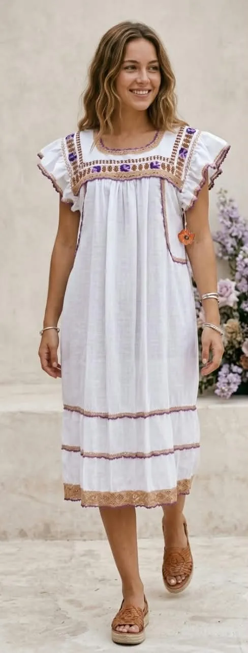 WhatsApp Image 2026-10-06 at 6.11.33 PM Vestido de lino blanco con deshilado de margaritas