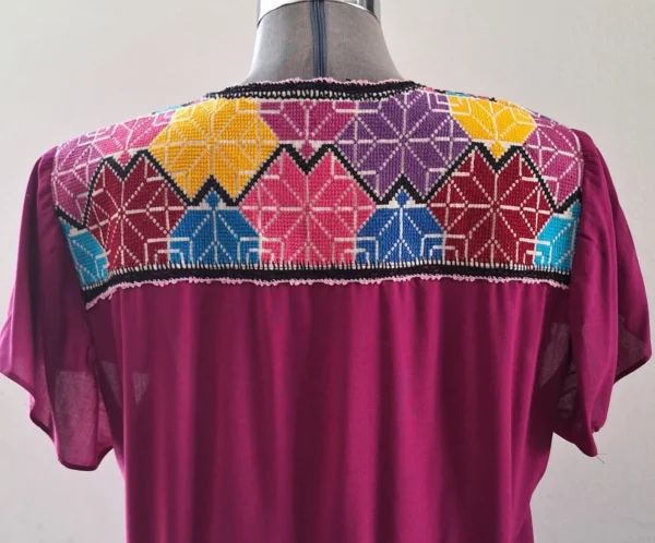 Vestido punto de cruz bugambilia con bordado de colores