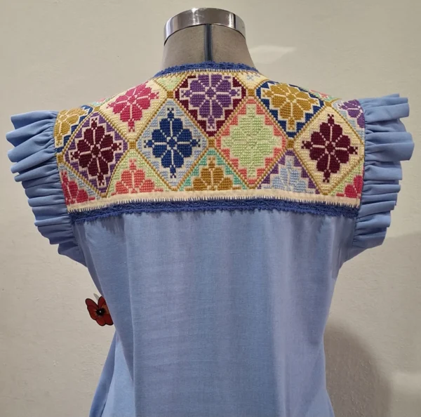 Vestido punto de cruz lumbago con colores