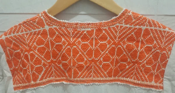 Vestido bordado naranja punto de cruz