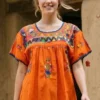 Blusa tela naranja de pirámides