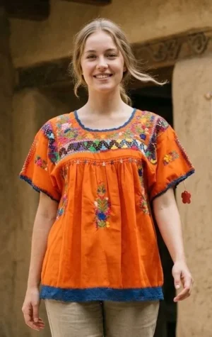 Blusa tela naranja de pirámides
