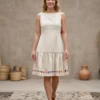 Vestido estilizado color hueso