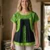 Blusa negra con bordado limón