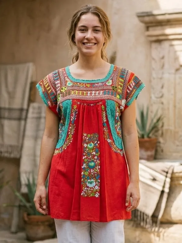 Blusa tela roja bordado con tonos verdes