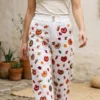 WhatsApp Image 2026-10-13 at 5.23.29 PM Pantalón blanco con bordado en tonos rojos