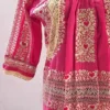 Blusa fucsia deshilada y bordada beige detalles fucsia