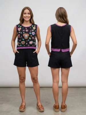Conjunto negro de short liso y blusa bordado de pensamientos