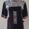 b6 Blusa negra danzantes tonos pastel