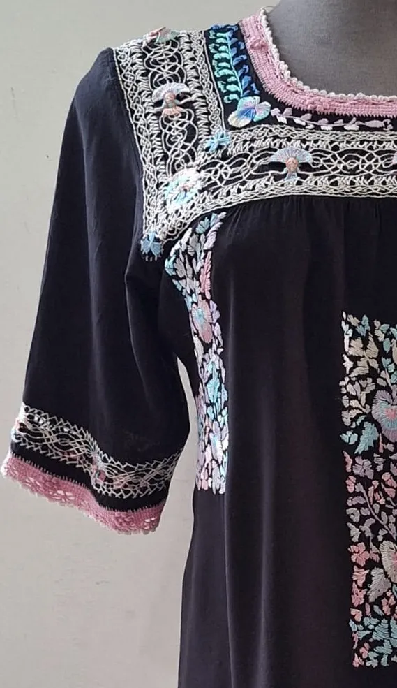 blusa negra Blusa negra danzantes tonos pastel