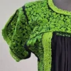 Blusa negra con bordado limón