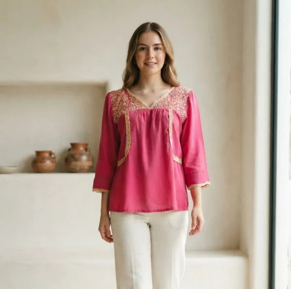 Blusa cajón completo con tejido de randita de semilla y margaritas multicolor