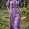 Vestido lila con bordado punto de cruz