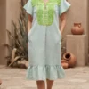 Vestido tela jaspeada verde menta con bordado limón