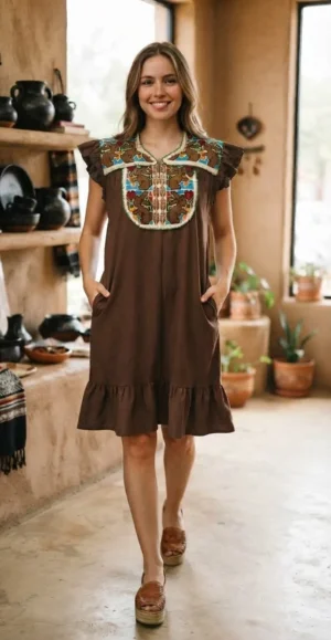 Vestido café bordado punto de cruz de conejos